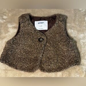 Old Navy Faux Fur Vest infant/toddler size 6-12 months